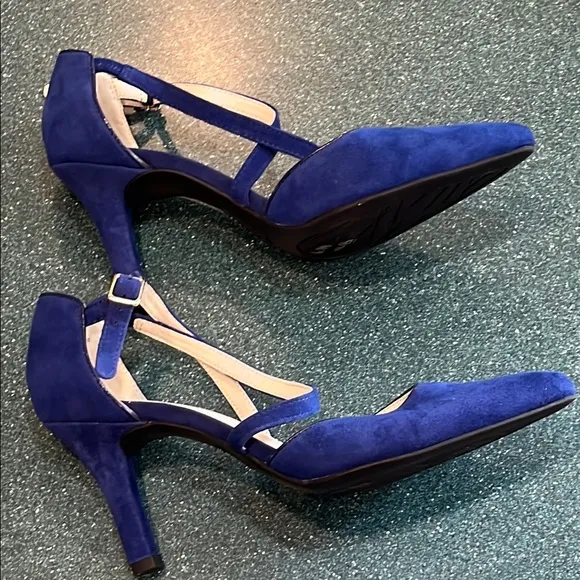 Anne Klein Women's Blue Heels Royal blue suede cross strap pumps. 8.5