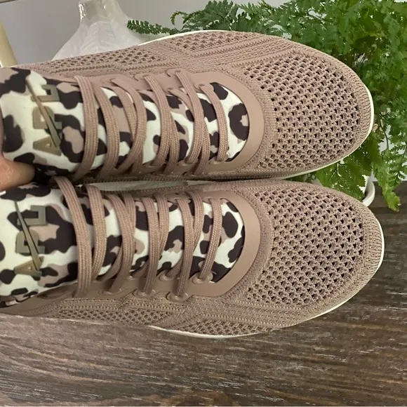 APL TechLoom Tracer Almond/Pristine/Leopard Sneakers Shoes Women's 10