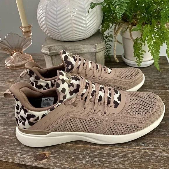 APL TechLoom Tracer Almond/Pristine/Leopard Sneakers Shoes Women's 10