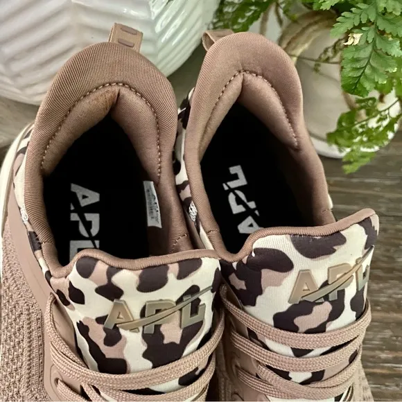 APL TechLoom Tracer Almond/Pristine/Leopard Sneakers Shoes Women's 10