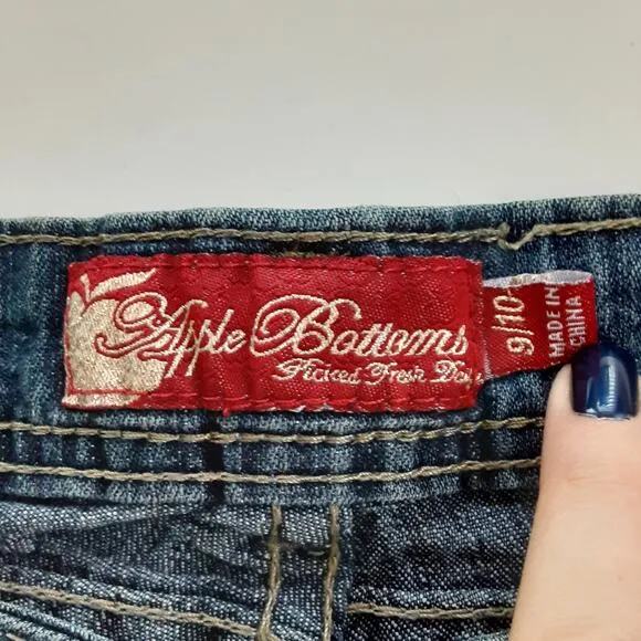 Apple Bottoms Bling Pocket Apple Embroidered Bootcut Jeans Y2K Flare Denim 9/10