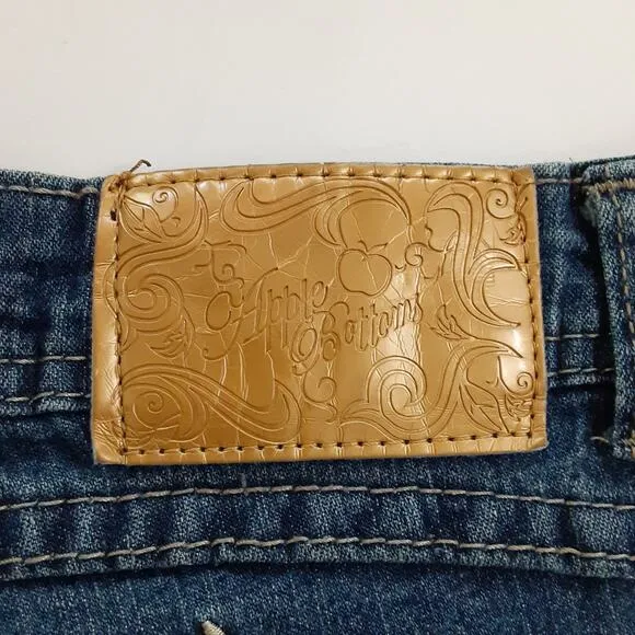 Apple Bottoms Bling Pocket Apple Embroidered Bootcut Jeans Y2K Flare Denim 9/10