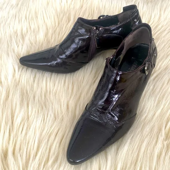 Aquatalia by Marvin K Ankle Bootie Black Patent Leather Side Zipper Women's sz 8