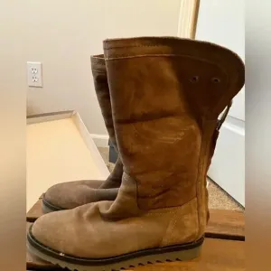 Aquatalia by Marvin K Women's Brown Suede Treaded BOOTS Size 7.5