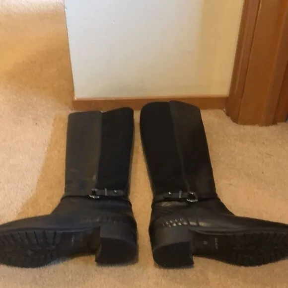 𝅺Aquatalia mid calf black leather boots