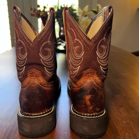 Ariat Fat Baby Cowboy Boots Western Chocolate Brown Mid Calf FatBaby Size 6.5 C