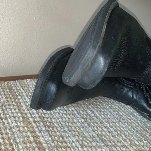 Ariat Men’s Black Leather Cowboy Boots with Intricate Stitching Size 12 D