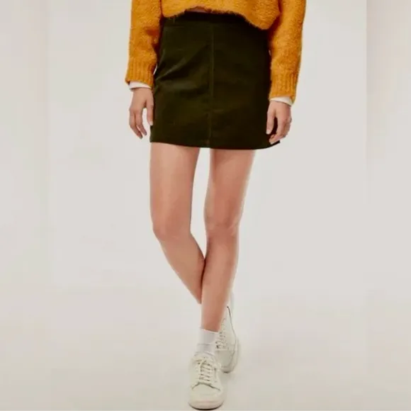 Aritizia Wilfred - Aaliyah Corduroy Mini Skirt