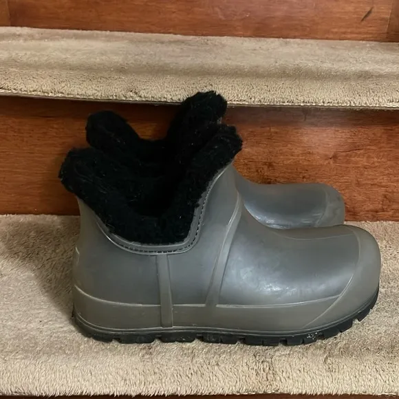 Authentic UGG Australia Raincloud Waterproof Women Boot Size 8 Excellent C…