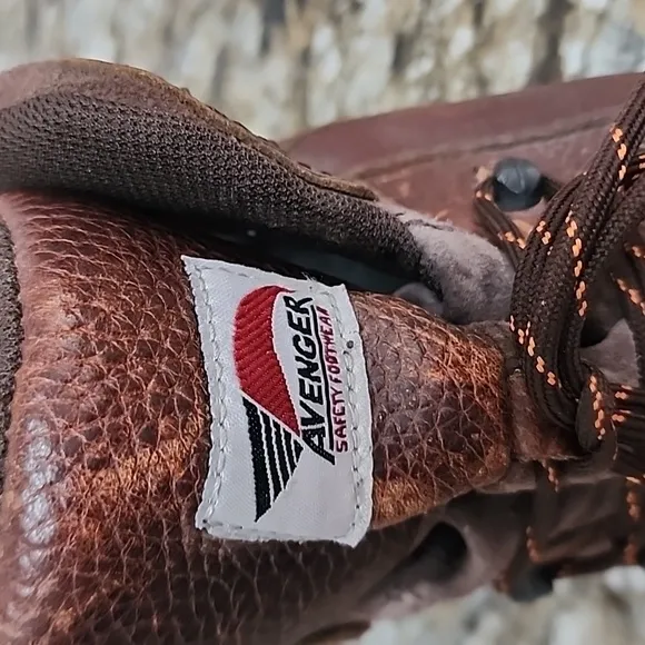 Avenger men's hiking boots
