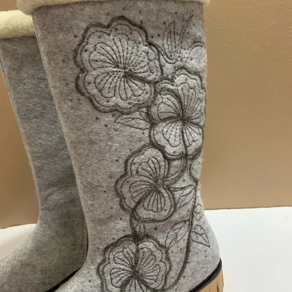 Azura JARRIA mid-calf Boots Gray Embroidered 36
