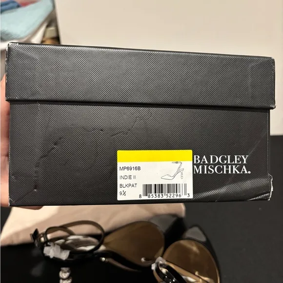 Badgley Mischka Indy II black patent shoes size 9 1/2 NIB