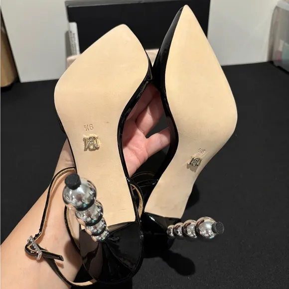 Badgley Mischka Indy II black patent shoes size 9 1/2 NIB