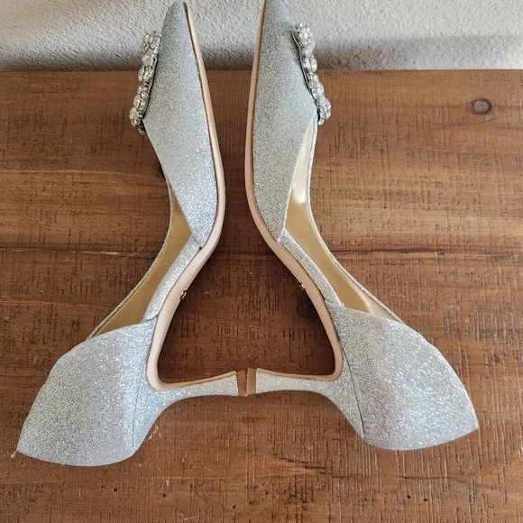 Badgley Mischka Silver Fabia Embellished Pointed Toe Pump Size 8.5