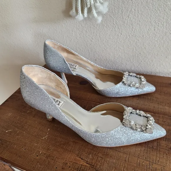 Badgley Mischka Silver Fabia Embellished Pointed Toe Pump Size 8.5