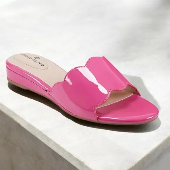 Bandolino Kayla3 Scalloped Edge Demi Wedge Sandal Flamingo Pink Patent 8M New