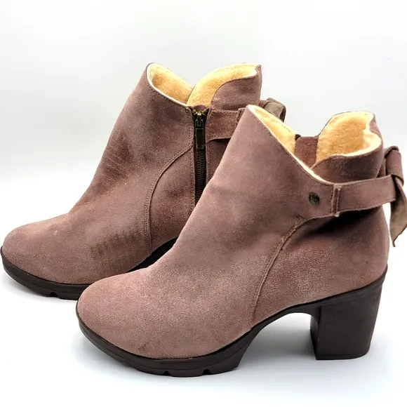 Bearpaw Women's Shoes NWOT Bearpaw Eden Boot SIZE 11M. S1003