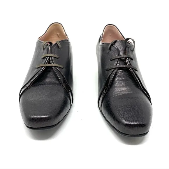 Beautifeel Fleur T. Moro patent leather lace up pump