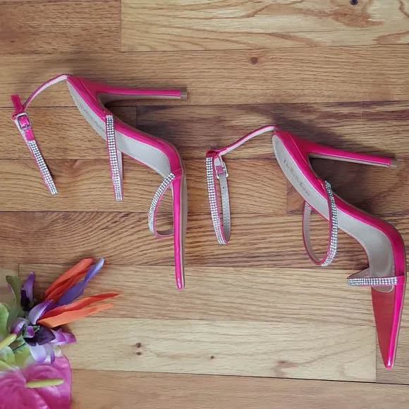 Bella Marie Geneva Neon Pink Faux Patent Leather Heels Size 8.5 NWOT