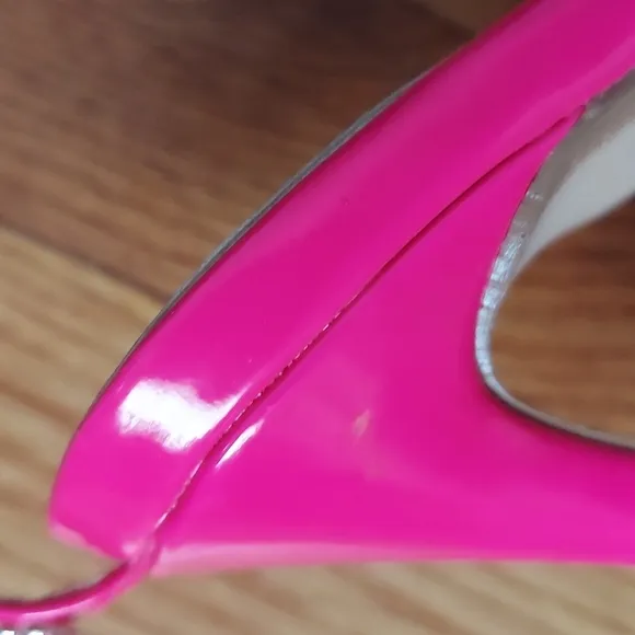 Bella Marie Geneva Neon Pink Faux Patent Leather Heels Size 8.5 NWOT