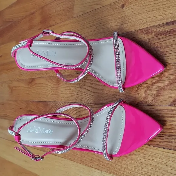 Bella Marie Geneva Neon Pink Faux Patent Leather Heels Size 8.5 NWOT