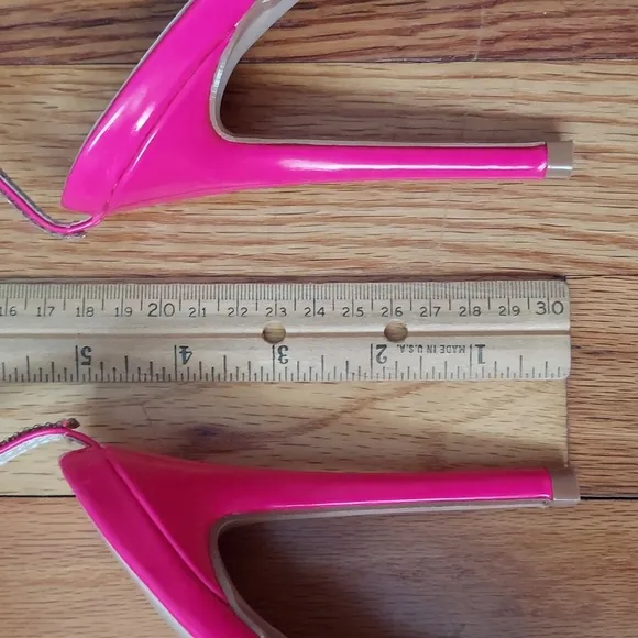Bella Marie Geneva Neon Pink Faux Patent Leather Heels Size 8.5 NWOT