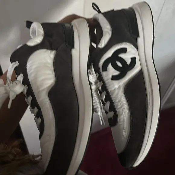 Black and grey Chanel k2606 shoes