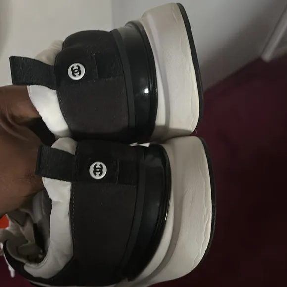 Black and grey Chanel k2606 shoes