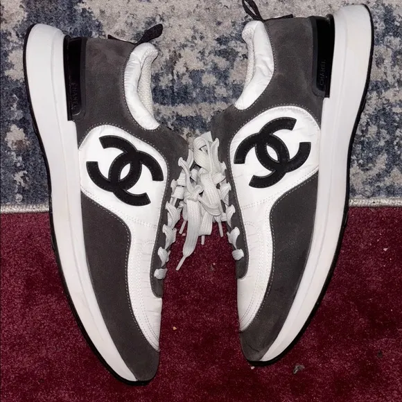 Black and grey Chanel k2606 shoes