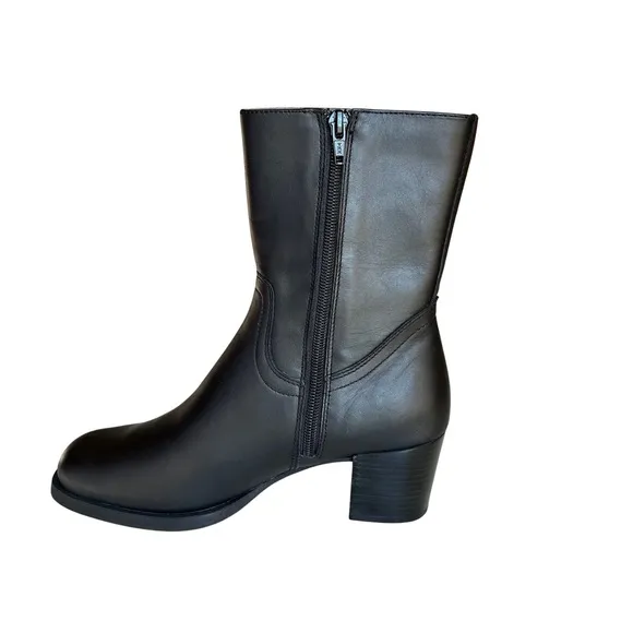 Black Chunky Heel Boots, Black Leather Mid Calf, Classic Design Boots, Y2K NWOT