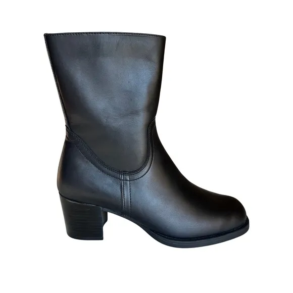 Black Chunky Heel Boots, Black Leather Mid Calf, Classic Design Boots, Y2K NWOT