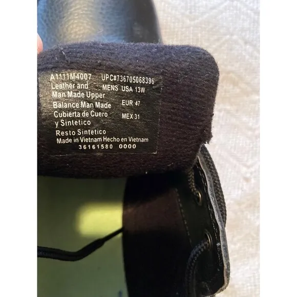 Black slip resistant shoes size 13W Dr Scholls