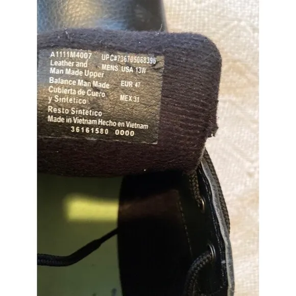 Black slip resistant shoes size 13W Dr Scholls