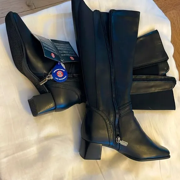 BLONDO CANADA WATERPROOF LEATHER BOOTS.   NEW.  STYLE IS TRUDY