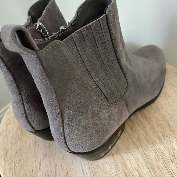 Blondo Gray Suede Waterproof Sabina Heel Ankle Boots Sz 9.5 NWOB