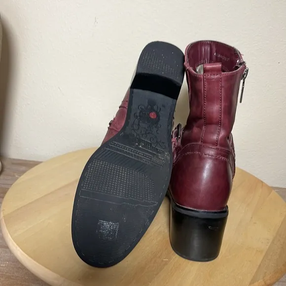Blondo Mid Calf Chelsea Boots Burgundy Leather Buckle 7 M