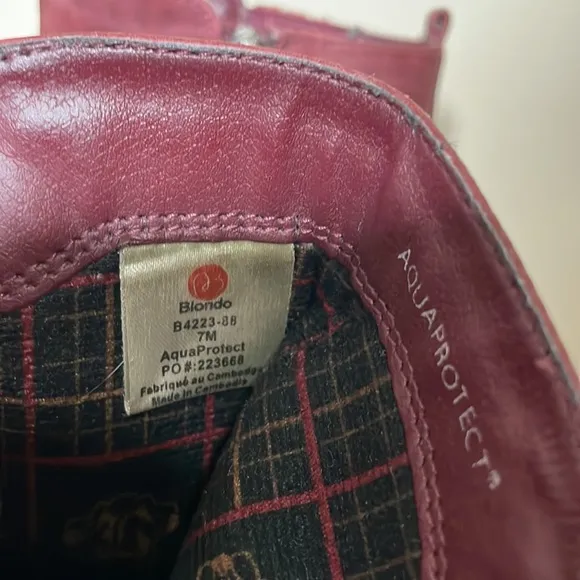 Blondo Mid Calf Chelsea Boots Burgundy Leather Buckle 7 M