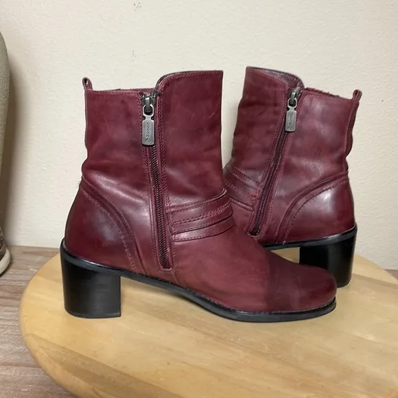 Blondo Mid Calf Chelsea Boots Burgundy Leather Buckle 7 M