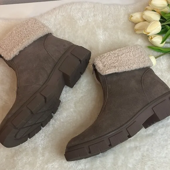 Blondo Plaka Waterproof Faux Sherpa Boots Size 8.5 NWOT