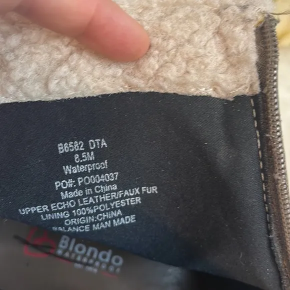 Blondo Plaka Waterproof Faux Sherpa Boots Size 8.5 NWOT