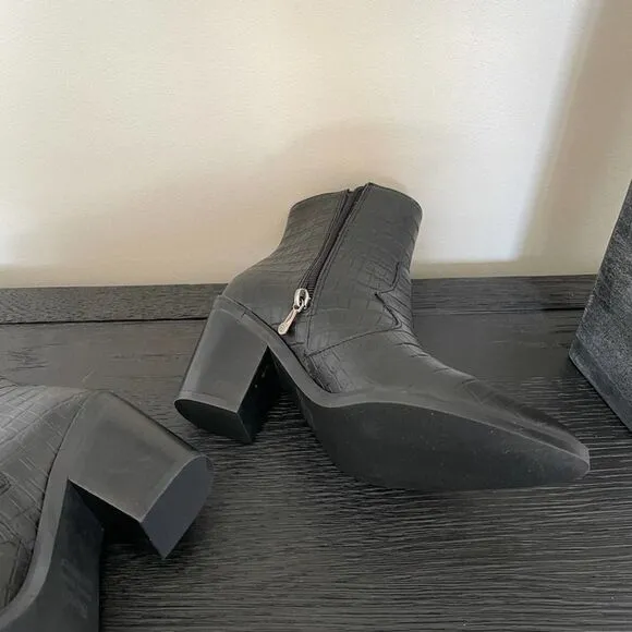 Blondo Waterproof Que black boots NWT 6.5