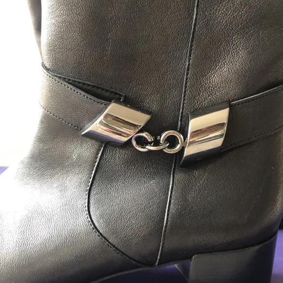 BNWT Stuart Weitzman size 9 black Skiparound Nappa leather boots