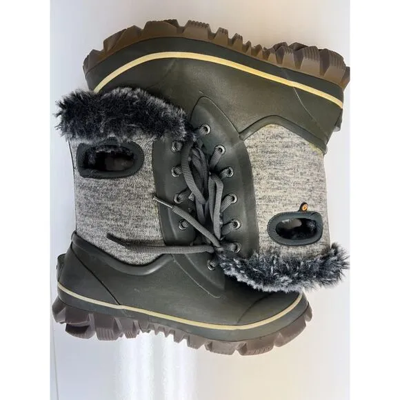 Bogs Arcata knit lined boots in green/gray. Size 7.