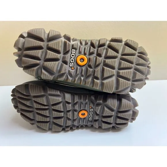 Bogs Arcata knit lined boots in green/gray. Size 7.