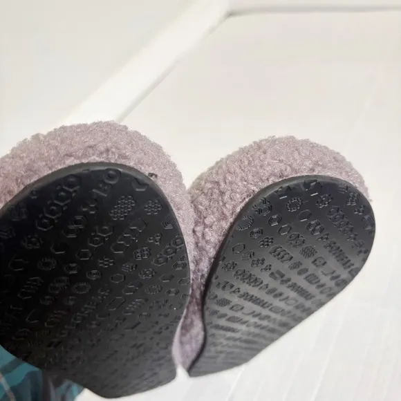Bombas Women’s Sunday Slippers Size 7 6.5 Sherpa Dusty Purple Memory Footbed