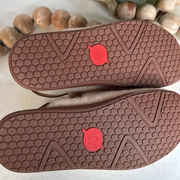 Born Kat Womens Size 7 Natural Shearling Leather Sling Back Mules Clogs Slippers