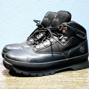 Boys Size 2.5 Euro Hiker Mid Lace-Up Boots in Black
