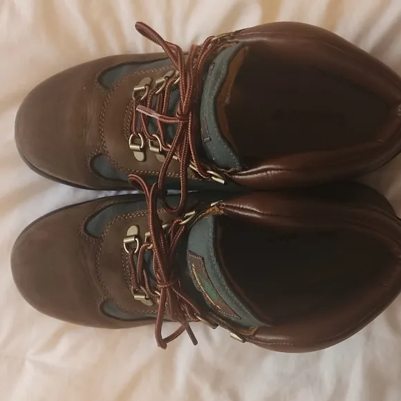 Boys Timberland field boots mid