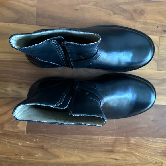 Brand new Banana Republic men’s boots