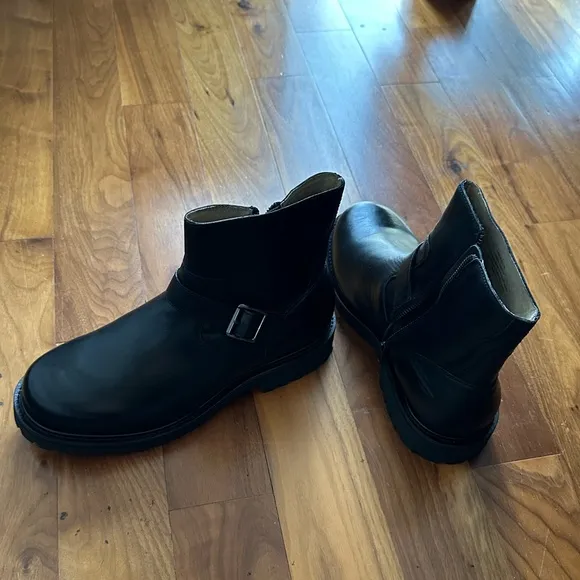 Brand new Banana Republic men’s boots